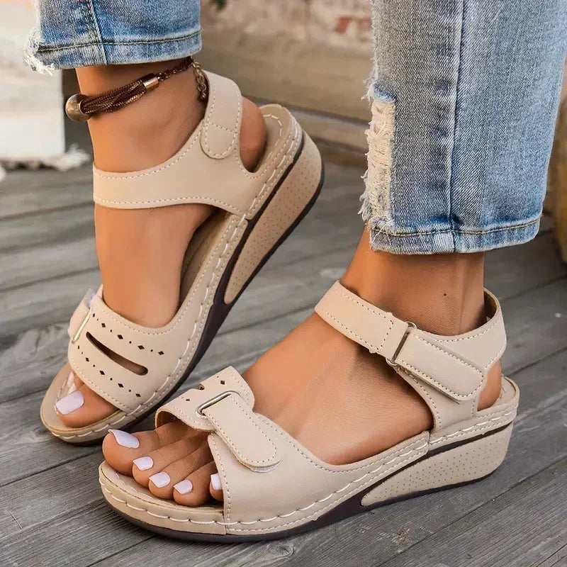 Sandali Donna con Zeppa e Fibbia — Eleganti, Comode e Traspiranti Tutto il Giorno